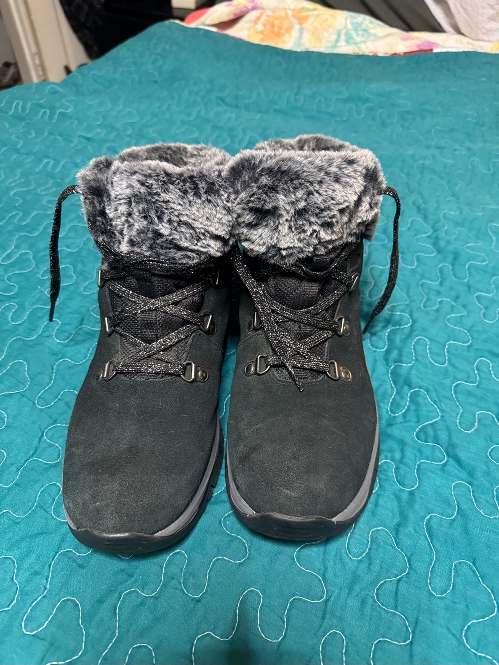 Skechers Women's Black Faux Fur Collar Winter Boots